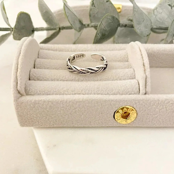 925 Sterling Silver Dainty Ring Twist Ring Minimalist Ring Band Resizable Ring - Picture 5 of 10